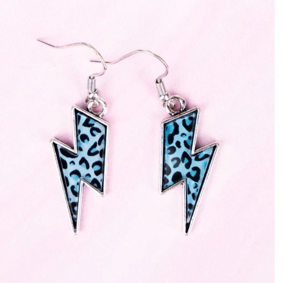 ❤️*NWT  BOUTIQUE BLUE LEOPARD GALLA LIGHTNING BOLT EARRINGS - Picture 1 of 1